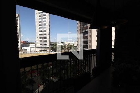 Vista sala de apartamento para alugar com 2 quartos, 70m² em Jardim Goiás, Goiânia