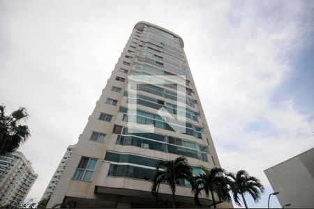 Apartamento para alugar com 70m², 2 quartos e 1 vaga Apartamento para alugar com 70m², 2 quartos e 1 vagaFachada