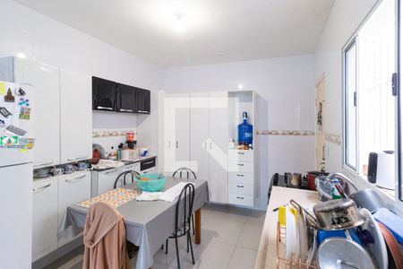 Casa à venda com 180m², 2 quartos e 2 vagasCozinha
