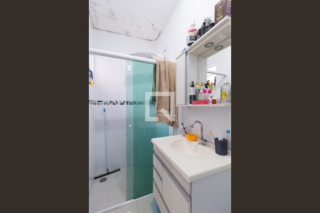 Casa à venda com 180m², 2 quartos e 2 vagasBanheiro da suíte
