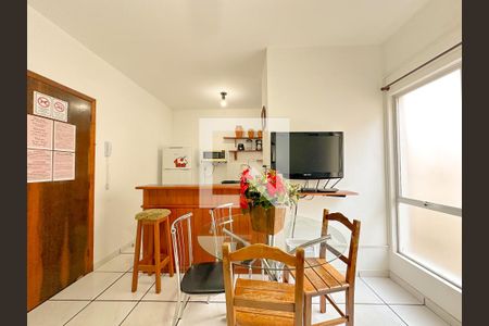 Sala de apartamento para alugar com 1 quarto, 55m² em Cachoeira do Bom Jesus, Florianópolis