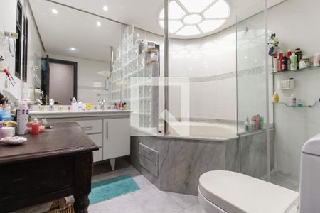 Apartamento à venda com 190m², 3 quartos e 4 vagasBanheiro da Suíte 1