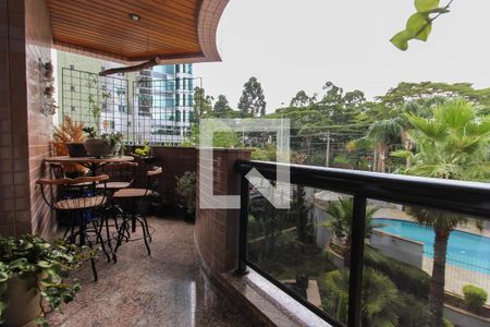 Apartamento à venda com 190m², 3 quartos e 4 vagasVaranda da Sala 2