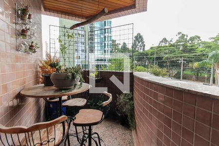 Apartamento à venda com 190m², 3 quartos e 4 vagasVaranda da Sala 2