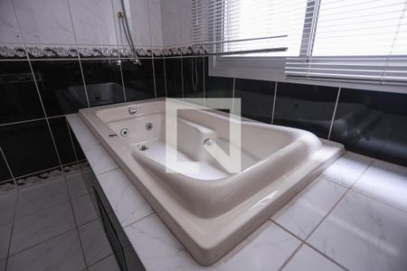 Apartamento à venda com 98m², 3 quartos e 1 vagaDetalhe do banheiro