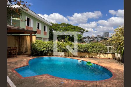 Casa à venda com 460m², 4 quartos e 4 vagasPiscina