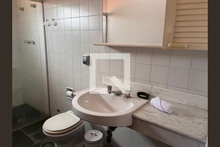 Casa à venda com 460m², 4 quartos e 4 vagasBanheiro 02