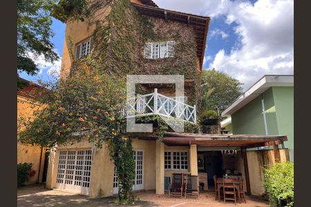 Casa à venda com 460m², 4 quartos e 4 vagasFachada dos fundos
