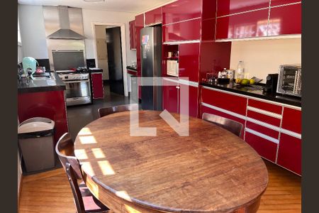 Casa à venda com 460m², 4 quartos e 4 vagasCozinha