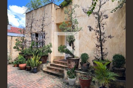 Casa à venda com 460m², 4 quartos e 4 vagasFachada