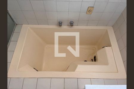 Casa à venda com 460m², 4 quartos e 4 vagasBanheiro 03