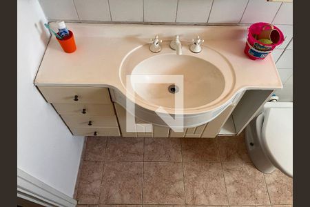 Casa à venda com 460m², 4 quartos e 4 vagasBanheiro 04
