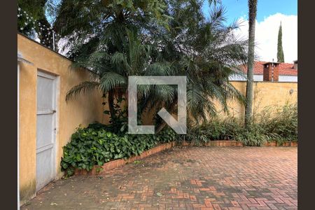 Casa à venda com 460m², 4 quartos e 4 vagasFachada