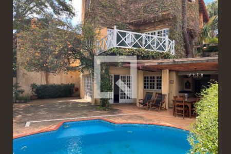 Casa à venda com 460m², 4 quartos e 4 vagasFachada dos fundos