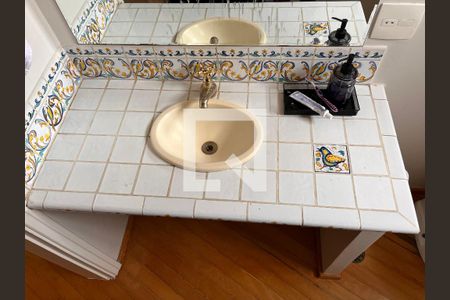 Casa à venda com 460m², 4 quartos e 4 vagasLavabo 01