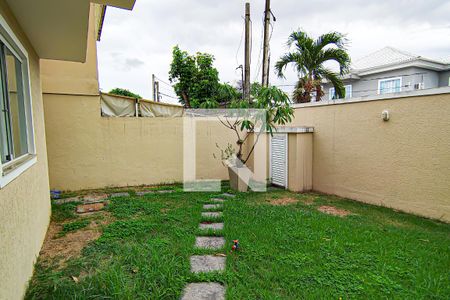 Casa à venda com 190m², 4 quartos e 3 vagas Casa à venda com 190m², 4 quartos e 3 vagasQuintal