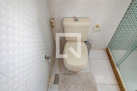 Casa à venda com 190m², 4 quartos e 3 vagas Casa à venda com 190m², 4 quartos e 3 vagasBanheiro