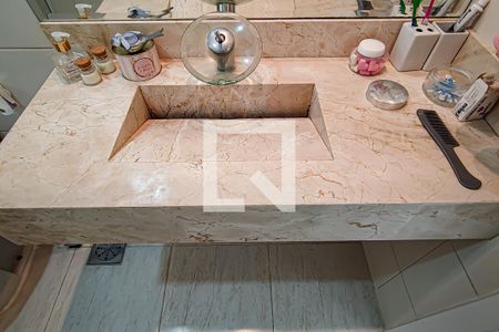 Casa à venda com 190m², 4 quartos e 3 vagas Casa à venda com 190m², 4 quartos e 3 vagasBanheiro