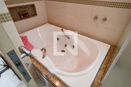 Casa à venda com 190m², 4 quartos e 3 vagas Casa à venda com 190m², 4 quartos e 3 vagasBanheiro da Suíte