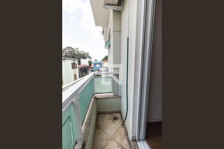 Casa de condomínio à venda com 289m², 3 quartos e 4 vagas Casa de condomínio à venda com 289m², 3 quartos e 4 vagasVaranda