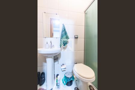 Casa de condomínio à venda com 289m², 3 quartos e 4 vagas Casa de condomínio à venda com 289m², 3 quartos e 4 vagasBanheiro de serviço 1