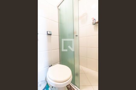 Casa de condomínio à venda com 289m², 3 quartos e 4 vagas Casa de condomínio à venda com 289m², 3 quartos e 4 vagasBanheiro de serviço 1