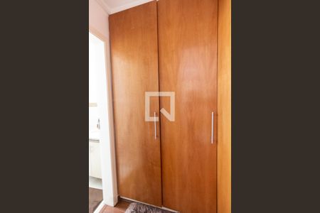 Casa de condomínio à venda com 289m², 3 quartos e 4 vagas Casa de condomínio à venda com 289m², 3 quartos e 4 vagasCloset