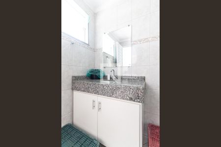 Casa de condomínio à venda com 289m², 3 quartos e 4 vagas Casa de condomínio à venda com 289m², 3 quartos e 4 vagasBanheiro de serviço 2