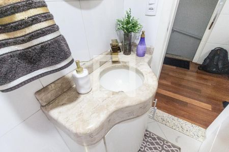 Casa de condomínio à venda com 289m², 3 quartos e 4 vagas Casa de condomínio à venda com 289m², 3 quartos e 4 vagasLavabo