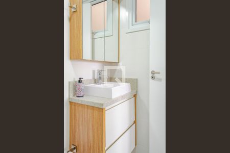 Banheiro de apartamento para alugar com 1 quarto, 36m² em Campeche Central, Florianópolis