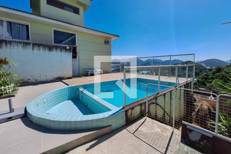 Área comum - Piscina de casa para alugar com 1 quarto, 70m² em Piratininga, Niterói
