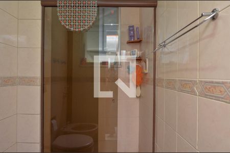 Casa à venda com 500m², 7 quartos e 6 vagasBanheiro das suites 3 e 4