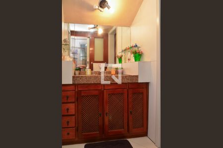 Casa à venda com 500m², 7 quartos e 6 vagasBanheiro das suites 3 e 4