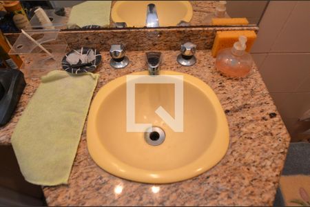 Casa à venda com 500m², 7 quartos e 6 vagasBanheiro da Suite 5 ( Canadense)