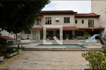 Casa à venda com 500m², 7 quartos e 6 vagasÁrea externa