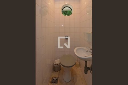 Casa à venda com 500m², 7 quartos e 6 vagasLavabo da churrasqueira 