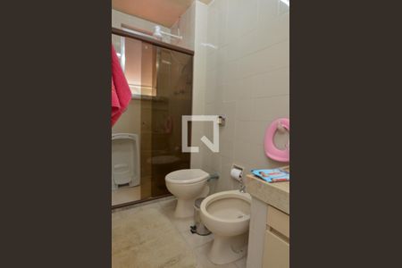 Casa à venda com 500m², 7 quartos e 6 vagasBanheiro da Suíte 2