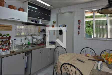 Casa à venda com 500m², 7 quartos e 6 vagasCozinha