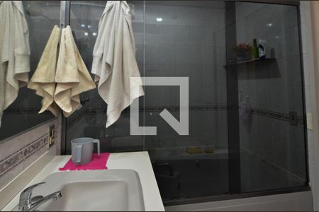 Casa à venda com 500m², 7 quartos e 6 vagasBanheiro da suíte 1