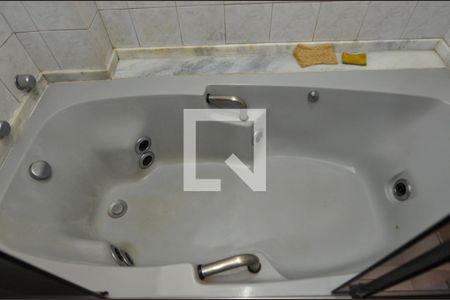 Casa à venda com 500m², 7 quartos e 6 vagasBanheiro da suíte 1