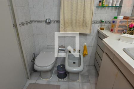 Casa à venda com 500m², 7 quartos e 6 vagasBanheiro da suíte 1