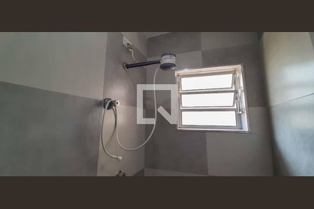 Banheiro  de casa para alugar com 1 quarto, 33m² em Jardim D’abril, Osasco