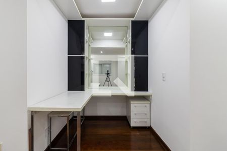 Sala de apartamento para alugar com 2 quartos, 100m² em Vila Olímpia, São Paulo