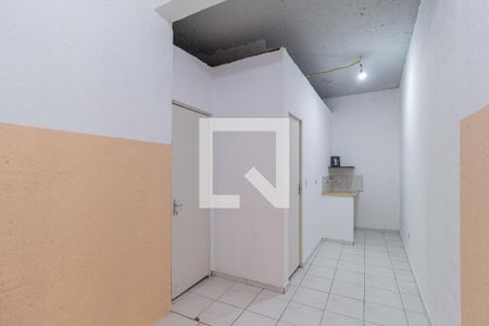 Cozinha e área de serviço de casa para alugar com 1 quarto, 30m² em Vila Silva Ribeiro, Carapicuíba