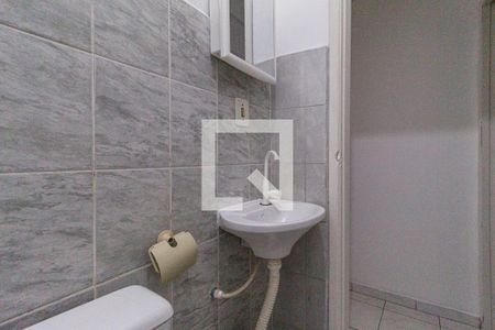 Banheiro de casa para alugar com 1 quarto, 30m² em Vila Silva Ribeiro, Carapicuíba
