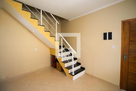 Sala de casa de condomínio para alugar com 2 quartos, 70m² em Vila Jacuí, São Paulo