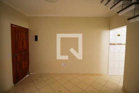 Sala de casa de condomínio para alugar com 2 quartos, 72m² em Vila Jacuí, São Paulo