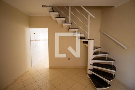 Sala de casa de condomínio para alugar com 2 quartos, 72m² em Vila Jacuí, São Paulo