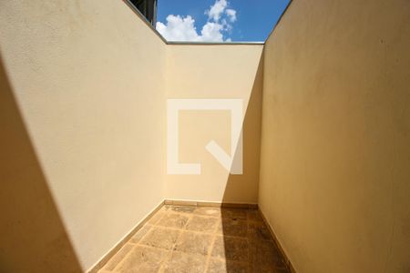 Casa de condomínio para alugar com 72m², 2 quartos e 1 vagaÁrea de Serviço