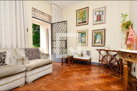 Sala de estar/ casa principal de casa à venda com 8 quartos, 320m² em Serra, Belo Horizonte